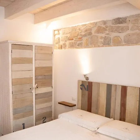 Bed and Breakfast Terra - Stanza Natura Carloforte (Isola di San Pietro)
